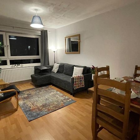 Cosy Flat For 4, Family Friendly, Private Parking, Close To Central Londra Dış mekan fotoğraf
