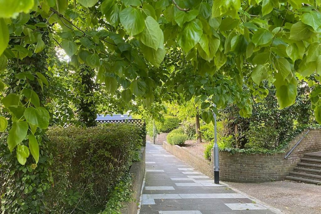 Cosy Flat For 4, Family Friendly, Private Parking, Close To Central Londra Dış mekan fotoğraf